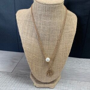 Gold Tone‎ Layered World Map and Faux Pearl Pendant Necklace 16 Inch